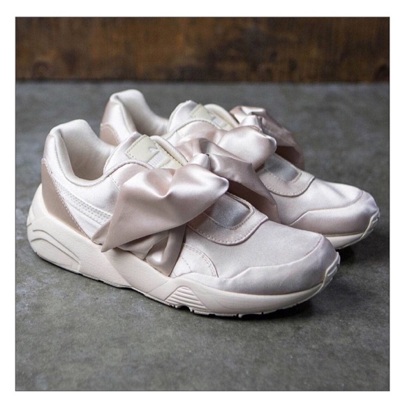FENTY Puma x Rihanna Pale Pink Satin Bow Sneakers - Picture 4 of 6